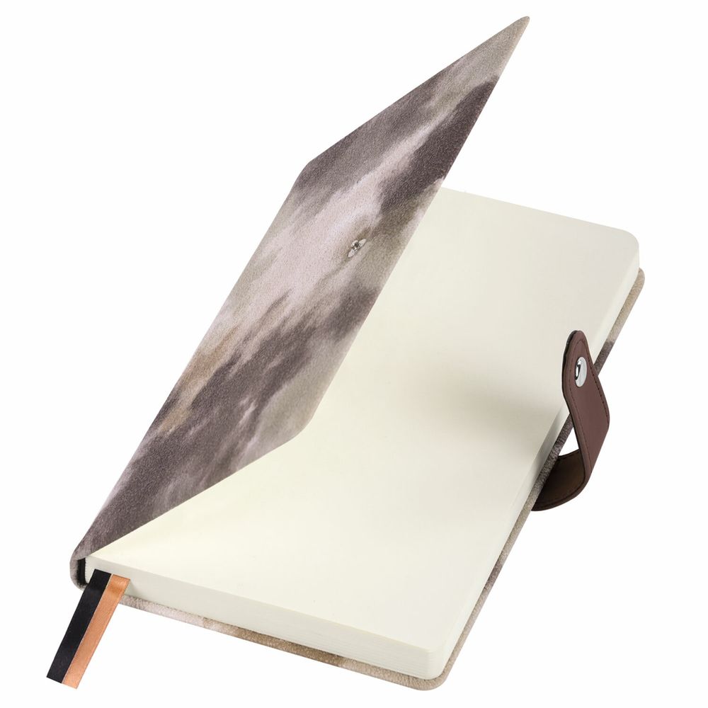 Ежедневник недатированный А5 138х213 мм BRAUBERG "Nebula", под кожу, застежка, 160 л., коричневый