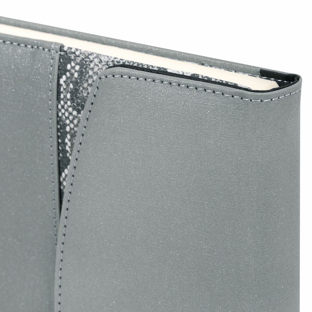 Ежедневник недатированный А5 155х213 мм BRAUBERG "Wild", под кожу, магнит, 160 л., SNAKE, серый