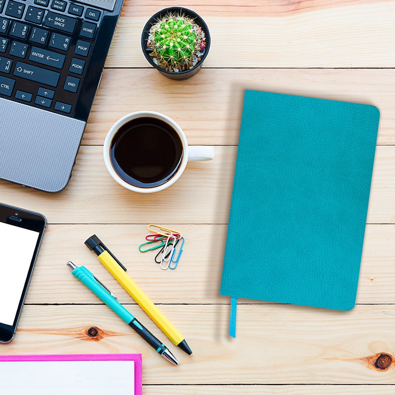 Ежедневник недатированный А5 (138х213 мм) BRAUBERG "Stylish", кожзам, гибкий, 160 л., бирюзовый