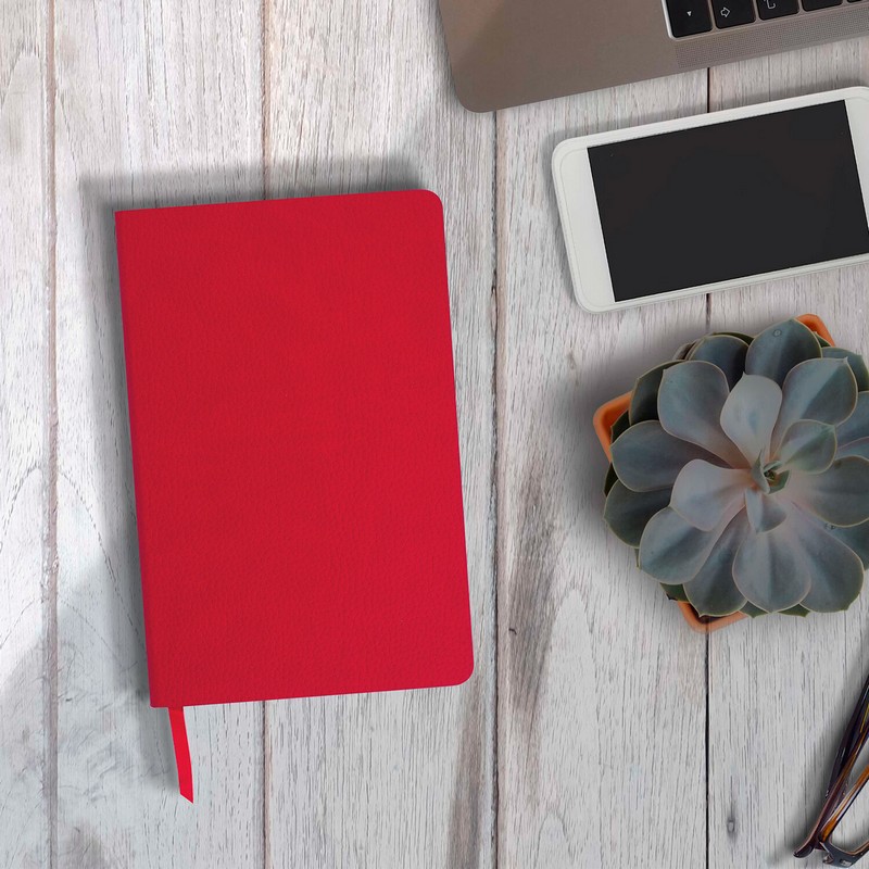 Ежедневник недатированный А5 (138х213 мм) BRAUBERG "Stylish", кожзам, гибкий, 160 л., красный