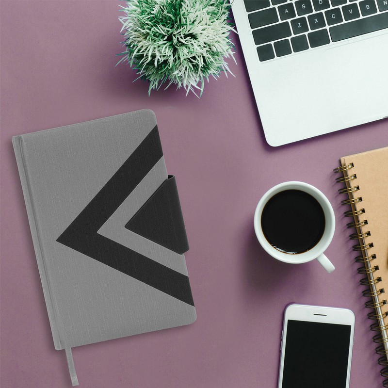 Ежедневник недатированный А5 138x213 мм BRAUBERG "Waves" под кожу, застежка 160 л., черный/серый