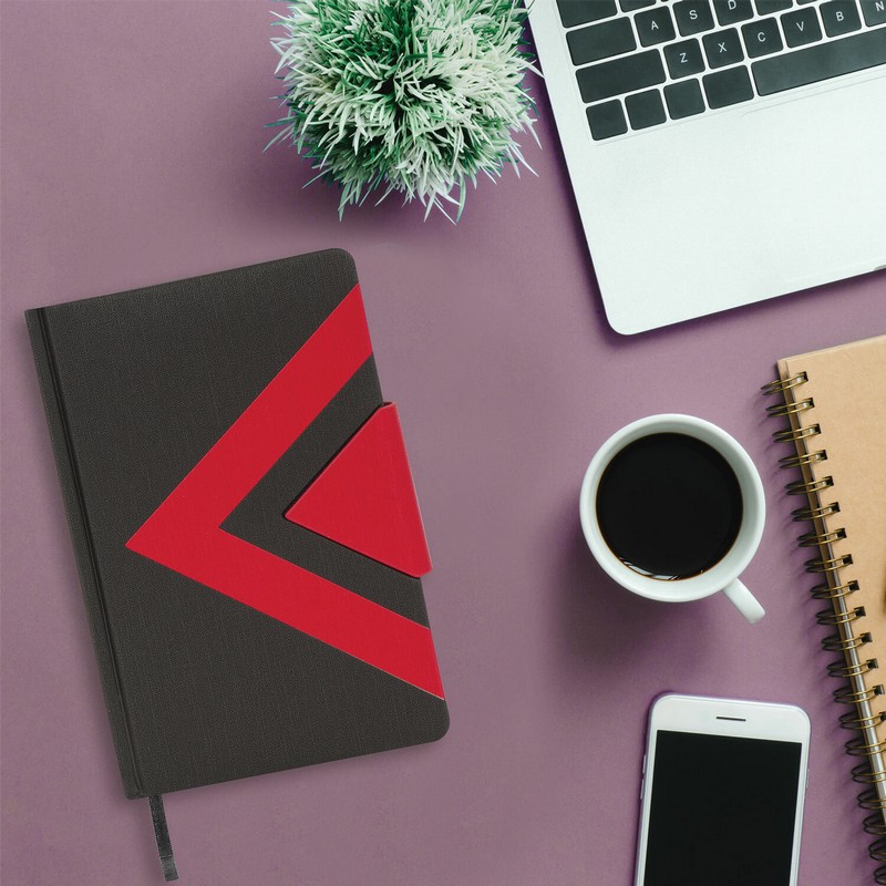 Ежедневник недатированный А5 138x213 мм BRAUBERG "Waves" под кожу, застежка 160 л., черный/красный