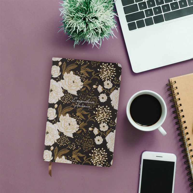 Ежедневник учителя специализированный А5 (215х145 мм) BRAUBERG, 144 л., кожзам, "Цветы на черном"