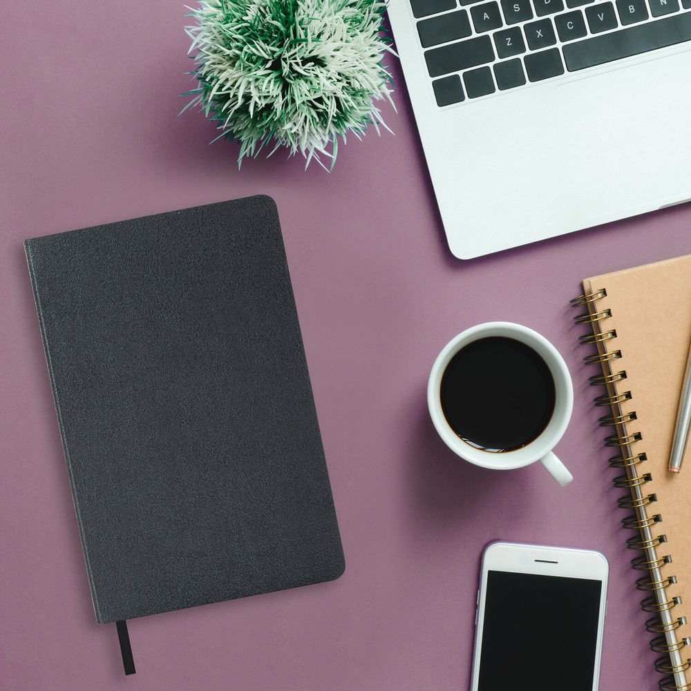 Ежедневник недатированный А5 138х213 мм BRAUBERG "Metallic", под кожу, 136 л., гибкий, черный