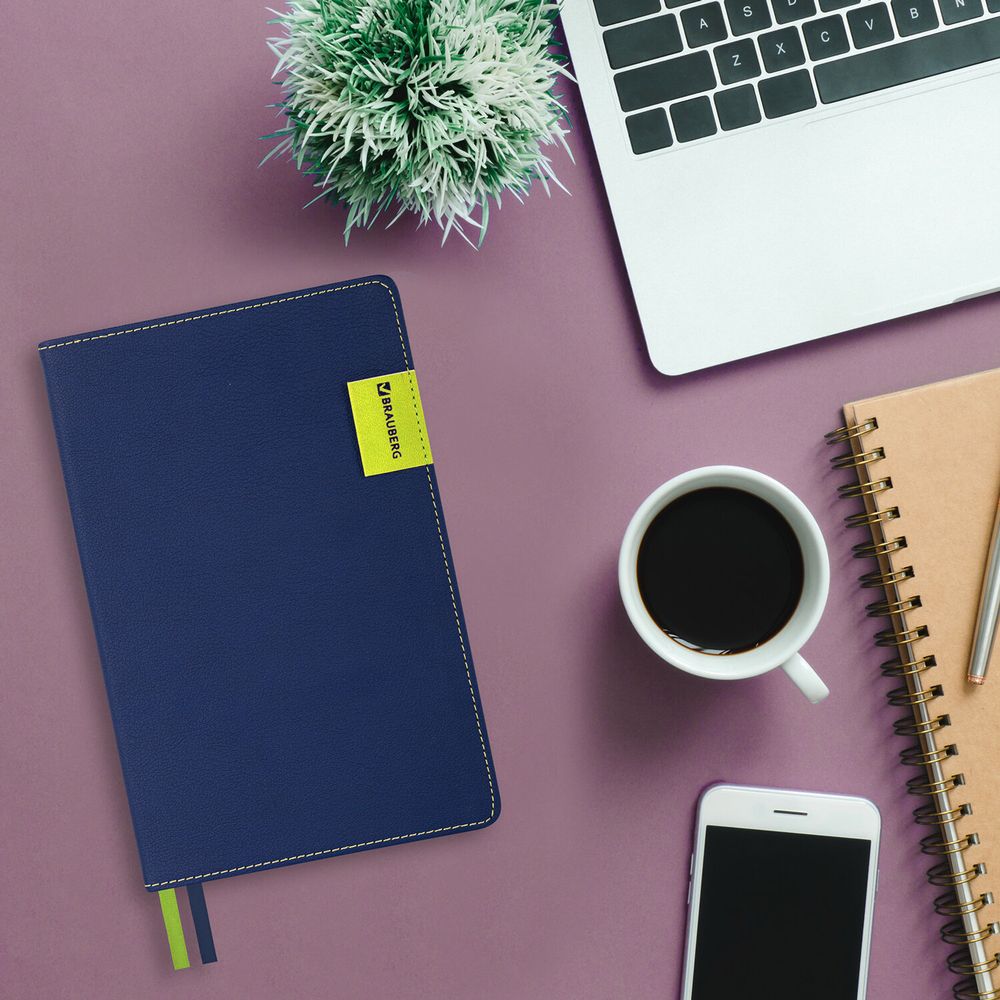 Ежедневник недатированный А5 (138х213 мм), BRAUBERG "AIM", под кожу, 136 л., темно-синий