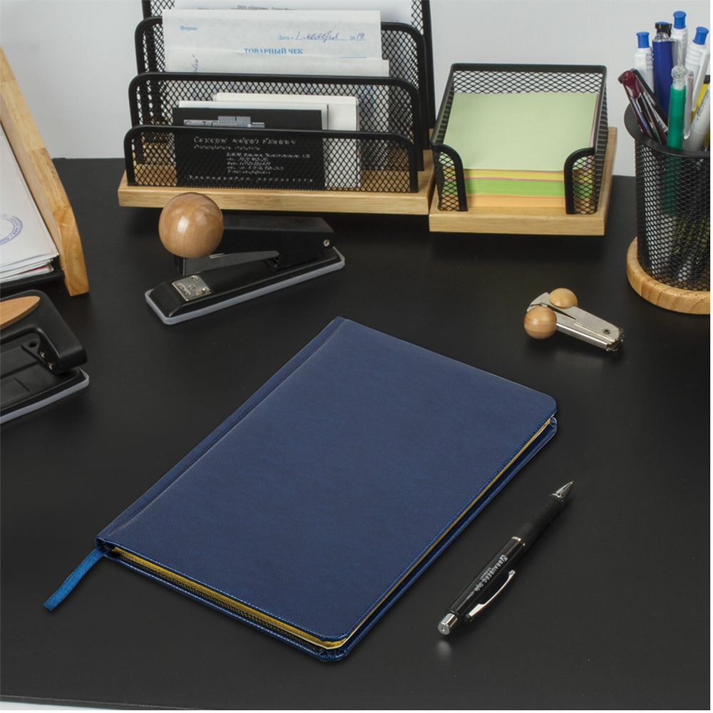 Ежедневник недатированный БОЛЬШОЙ ФОРМАТ 210х297мм А4, BRAUBERG Iguana, 160л, синий