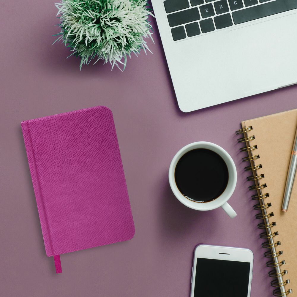 Ежедневник недатированный МАЛЫЙ ФОРМАТ 100x150мм А6 BRAUBERG Iguana под кожу, 160 л., розовый