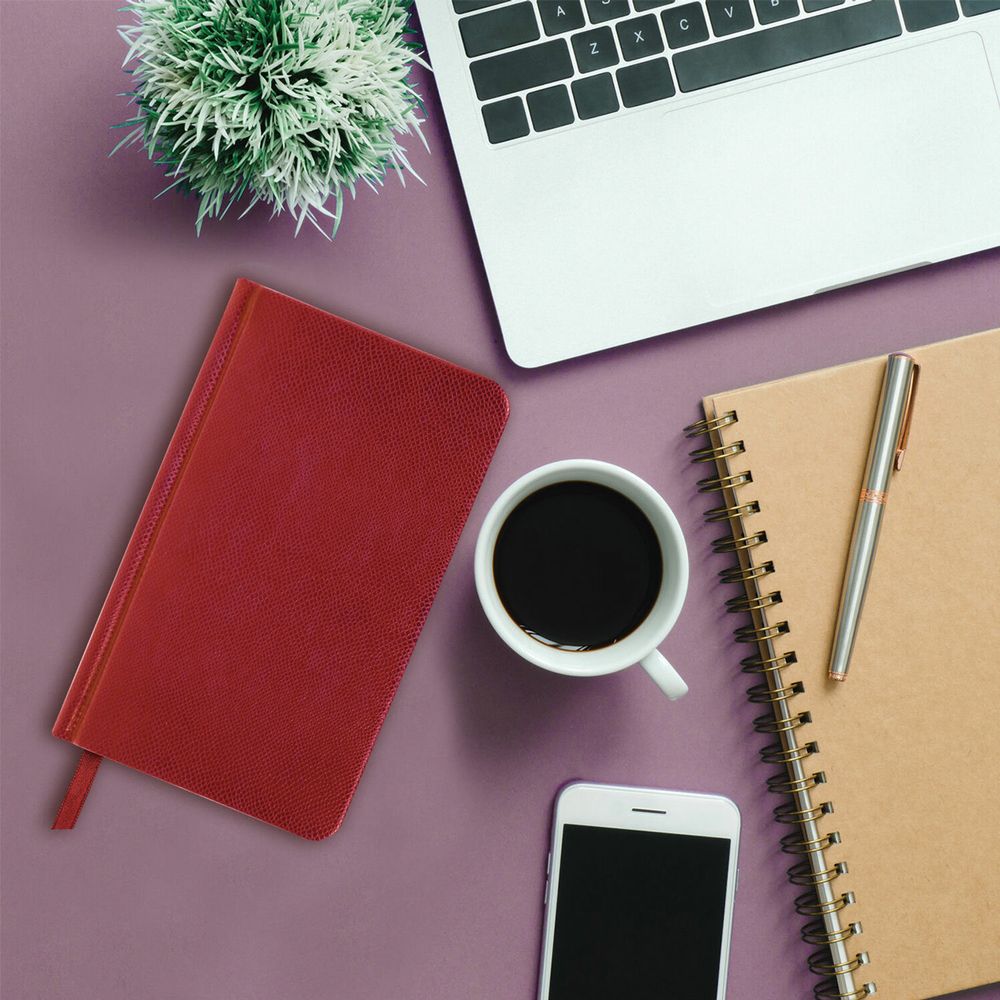 Еженедельник недатированный МАЛЫЙ ФОРМАТ 95х155 мм А6, BRAUBERG "Iguana", под кожу, 64 л., красный