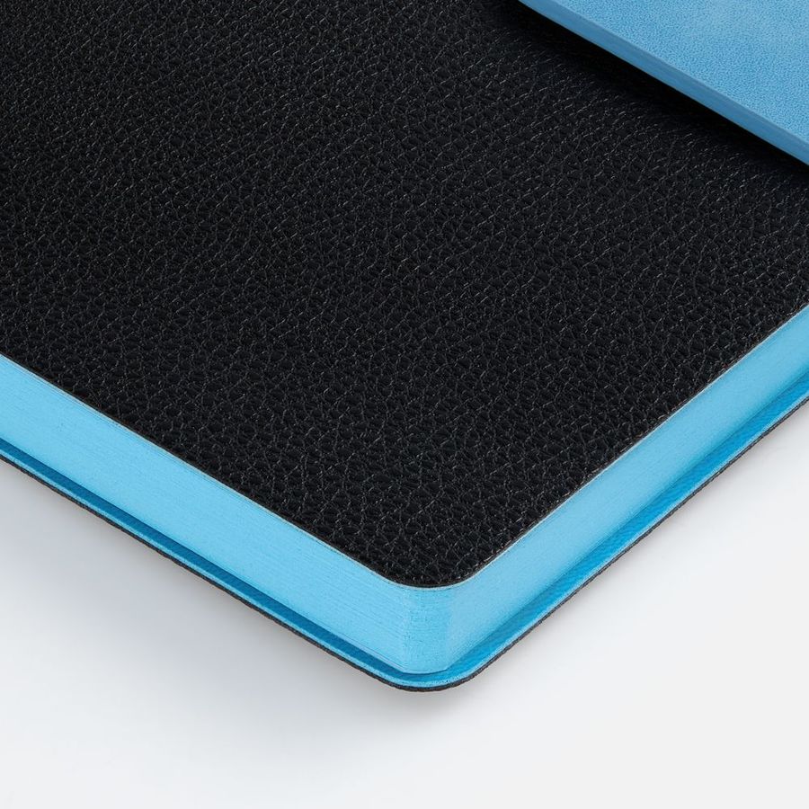 Ежедневник Boom недатированный черный с голубым