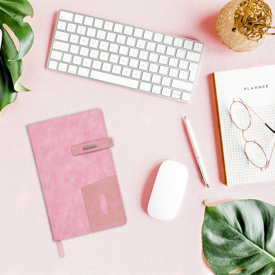 Ежедневник недатированный А5 138х213мм BRAUBERG "Cowboy", под кожу, застежка 160л, розовый