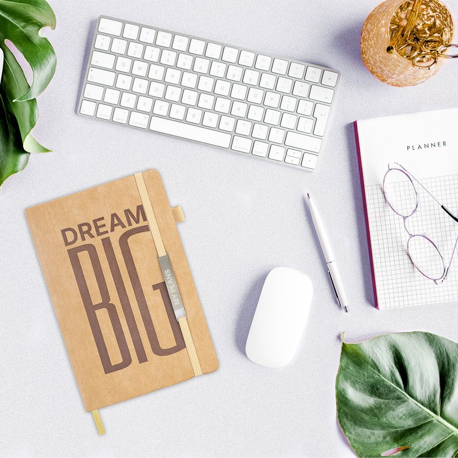 Ежедневник недатированный А5 138х213мм BRAUBERG "BeStyle", под кожу, резинка, держатель, 160л, песочный