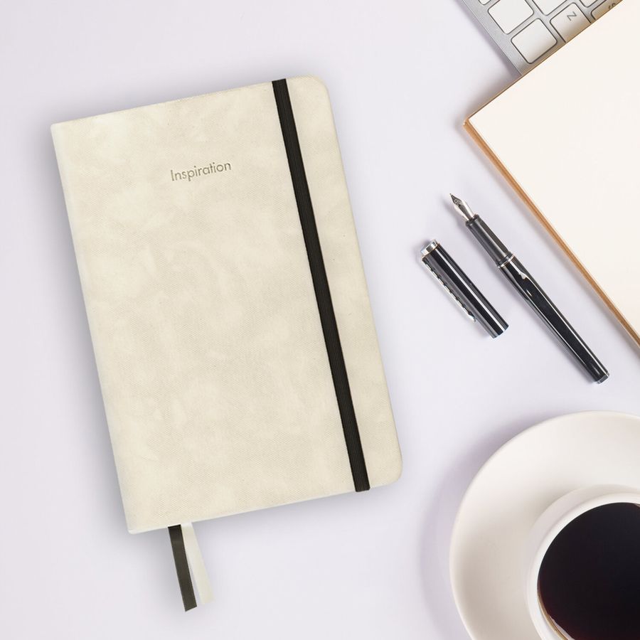 Ежедневник недатированный А5 138x213 мм, BRAUBERG "Velvet", резинка, держатель, 160 л., бежевый