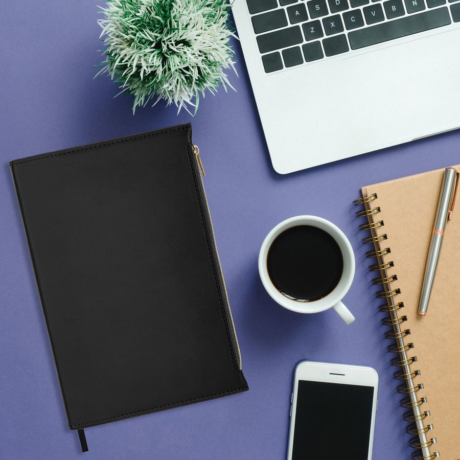 Ежедневник недатированный А5 145х220 мм, BRAUBERG "Zipline" под кожу, карман-молния,160 л., черный