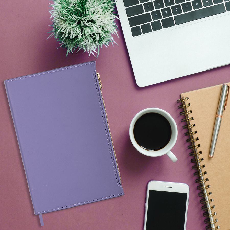 Ежедневник недатированный А5 145х220 мм, BRAUBERG "Zipline" под кожу, карман-молния,160 л., фиолетовый