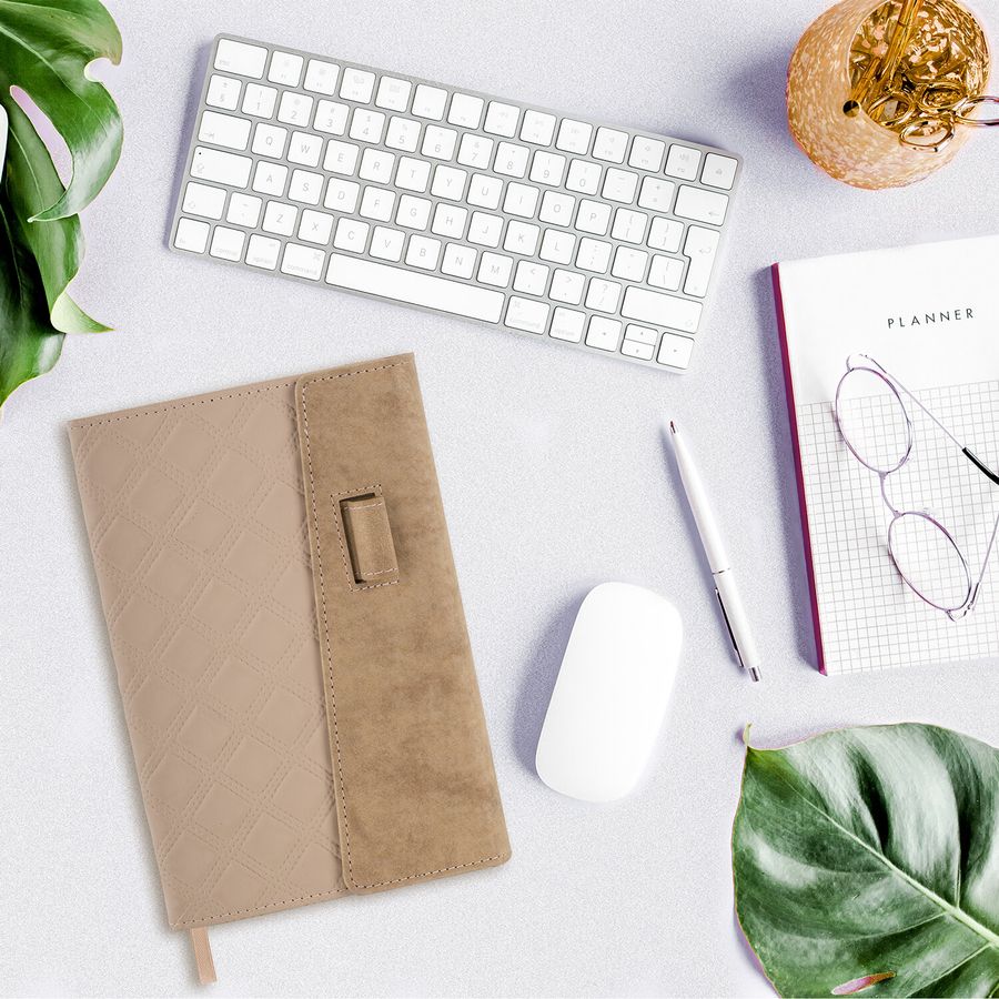 Ежедневник недатированный А5 145х215 мм, BRAUBERG "Stitch", под кожу, магнит, 160 л., бежевый