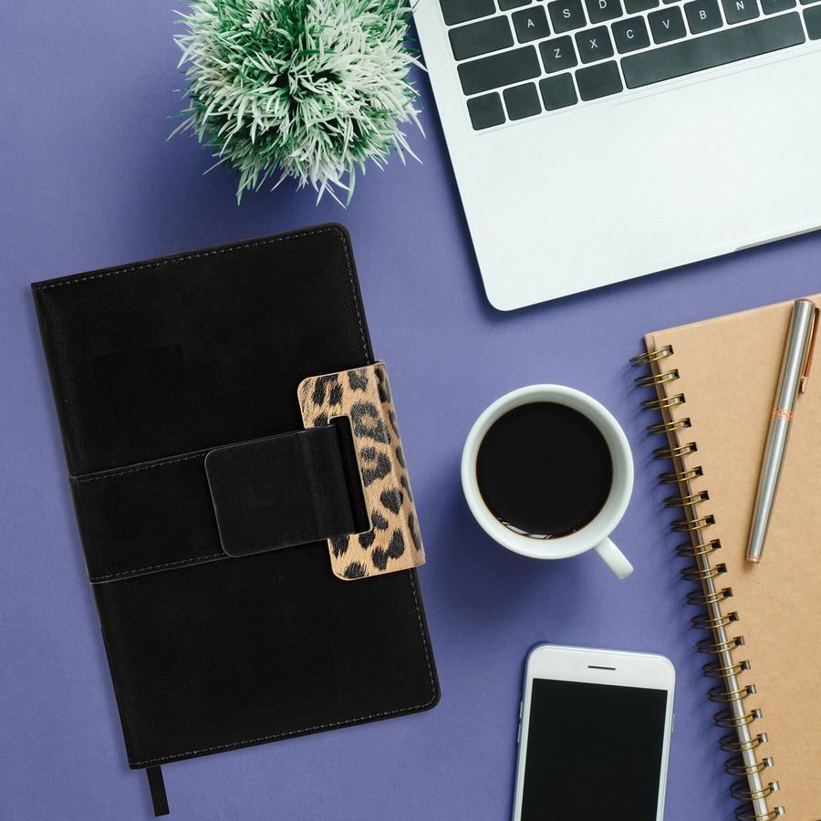 Ежедневник недатированный А5 138х213 мм, BRAUBERG "Safari", под кожу, магнит, 160 л., Leopard, черный