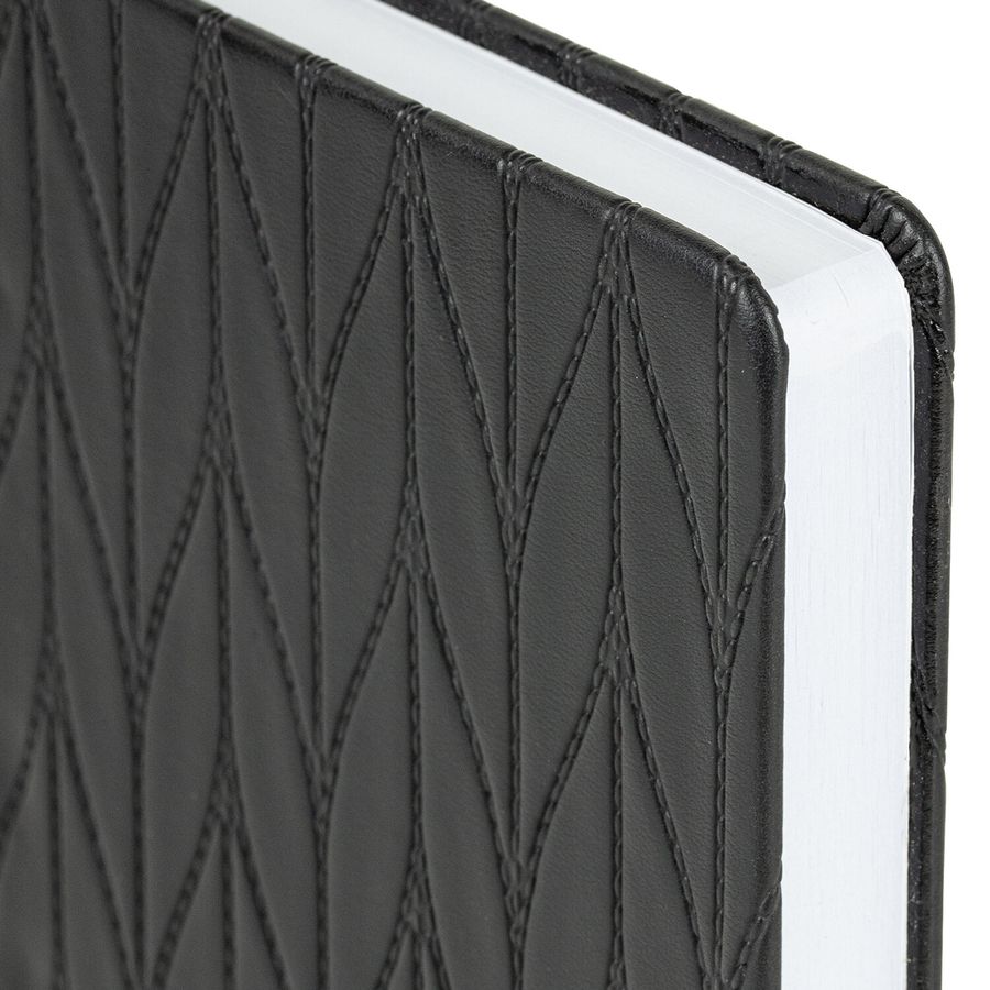 Ежедневник недатированный А5 138х213 мм, BRAUBERG "Braided", под кожу, гвоздик 160 л., черный