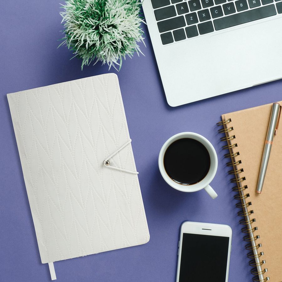 Ежедневник недатированный А5 138х213 мм, BRAUBERG "Braided", под кожу, гвоздик 160 л., белый