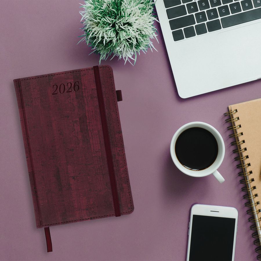 Ежедневник датированный 2026 А5 138x213 мм, BRAUBERG "Wood", под кожу, держатель для ручки, бордо