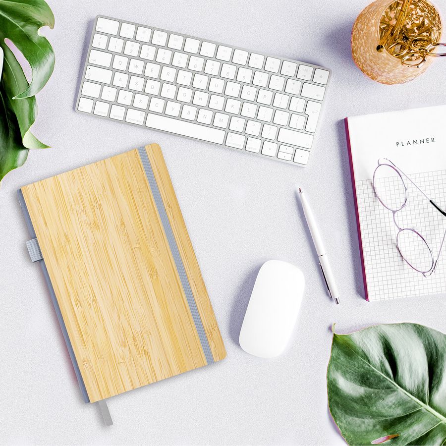 Ежедневник недатированный А5 145х213мм BRAUBERG "Bamboo", резинка, держатель, 160л, коричневый