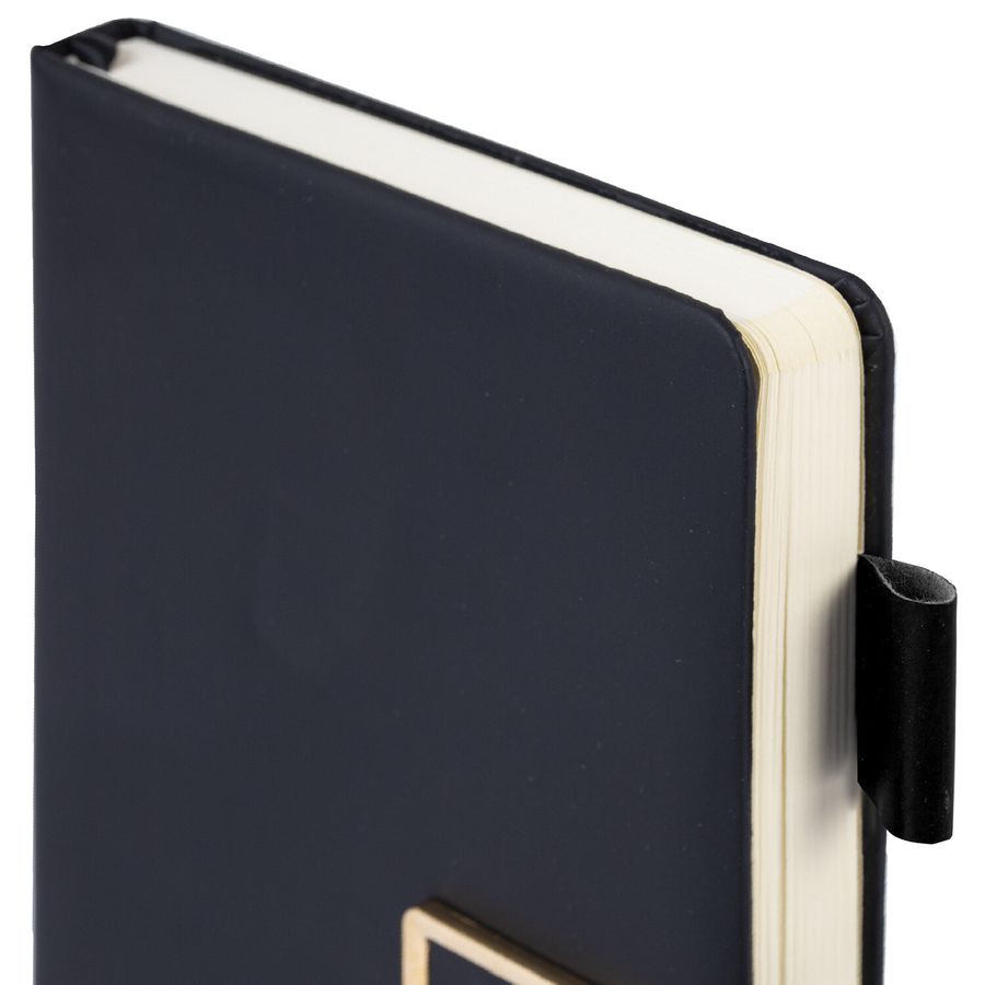 Ежедневник недатированный А5 143х210мм BRAUBERG Deluxe, под кожу, магнит 160л, черный