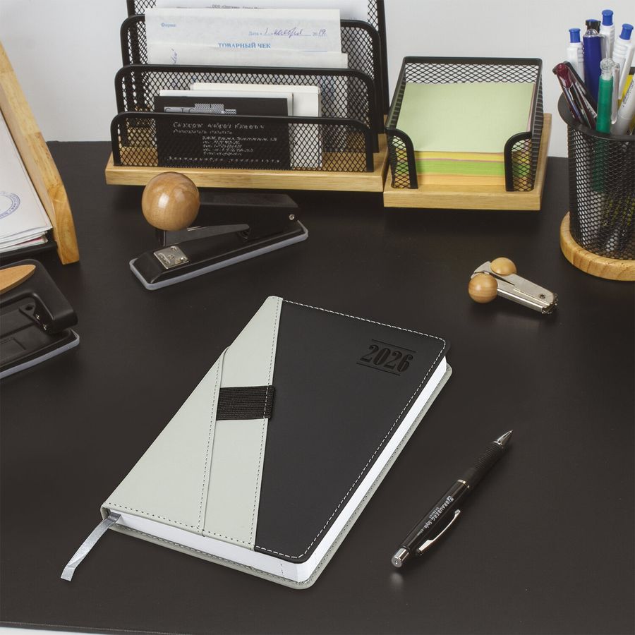 Ежедневник датированный 2026, А5, 138х213 мм, BRAUBERG "Swirl", под кожу, держатель для ручки, серый