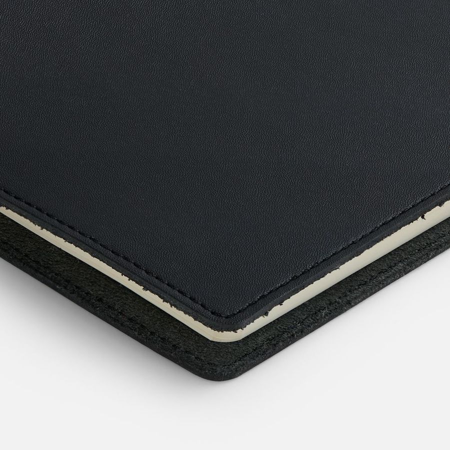 Ежедневник inStream недатированный черный