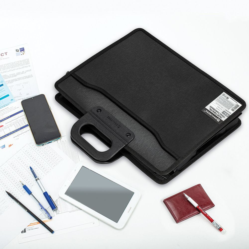 Папка-портфель пластиковая BRAUBERG А4+ (390х320х120 мм), 4 отделения, фактура под дерево, черная