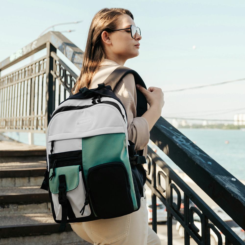 Рюкзак HEIKKI BLOCKS (ХЕЙКИ) универсальный, 2 отделения, черный/бирюзовый/бежевый, 44х32х17 см