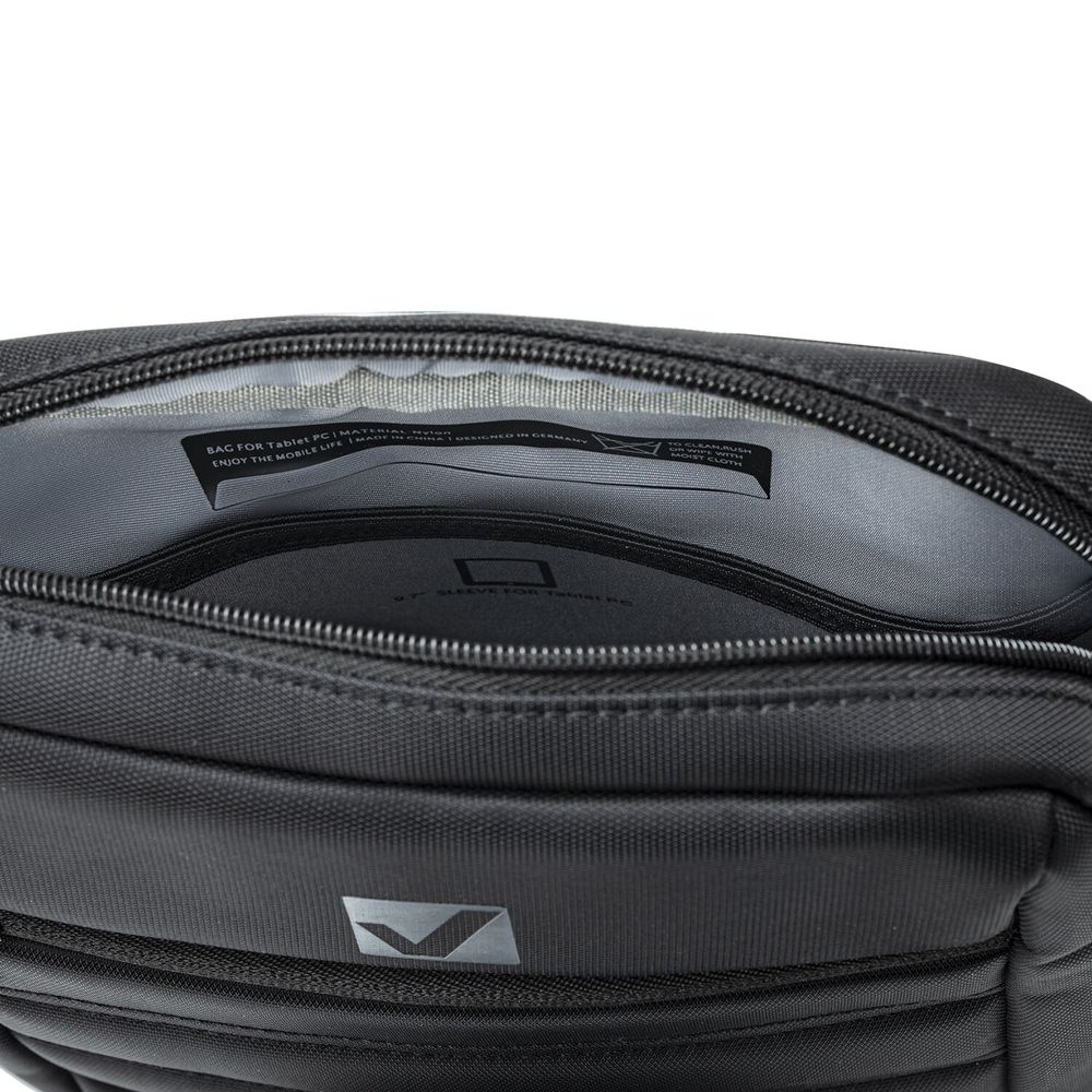 Сумка на плечо BRAUBERG COMPACT с отделением для планшета 9,7'', 2 кармана, черная, 26,5x22x5,5 см