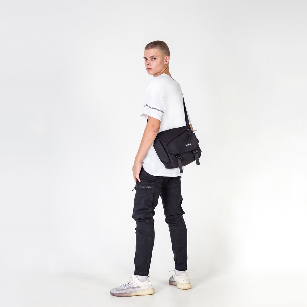 Сумка на плечо большая HEIKKI STREAM (ХЕЙКИ) два отделения, боковые карманы, А4, черная, 26х32х11 см