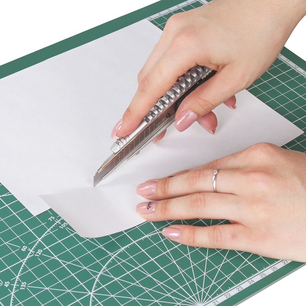 Коврик (мат) для резки BRAUBERG, 3-слойный, А4 (300х220 мм), двусторонний, толщина 3 мм, зеленый