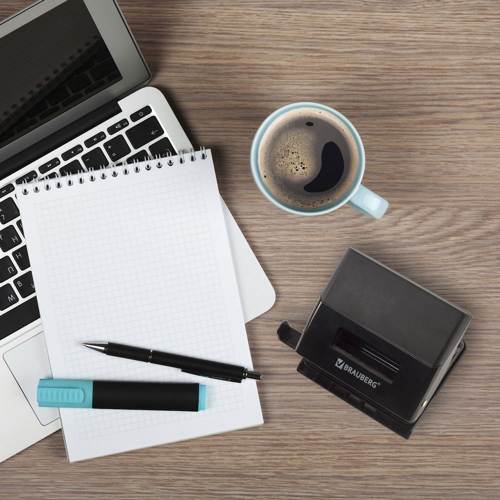 Дырокол BRAUBERG "Black Jack", до 20 листов, черный