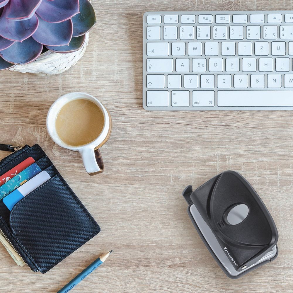 Дырокол BRAUBERG "Original", до 20 листов, черный