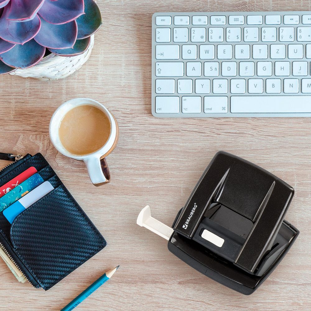 Дырокол металлический BRAUBERG "ULTRA", до 20 листов, черный