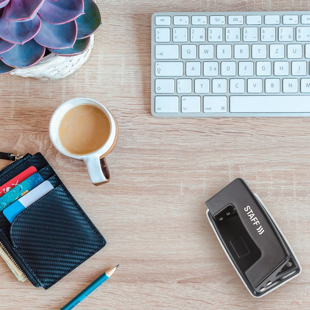 Дырокол металлический STAFF "EVERYDAY,", до 10 листов, без линейки, черный