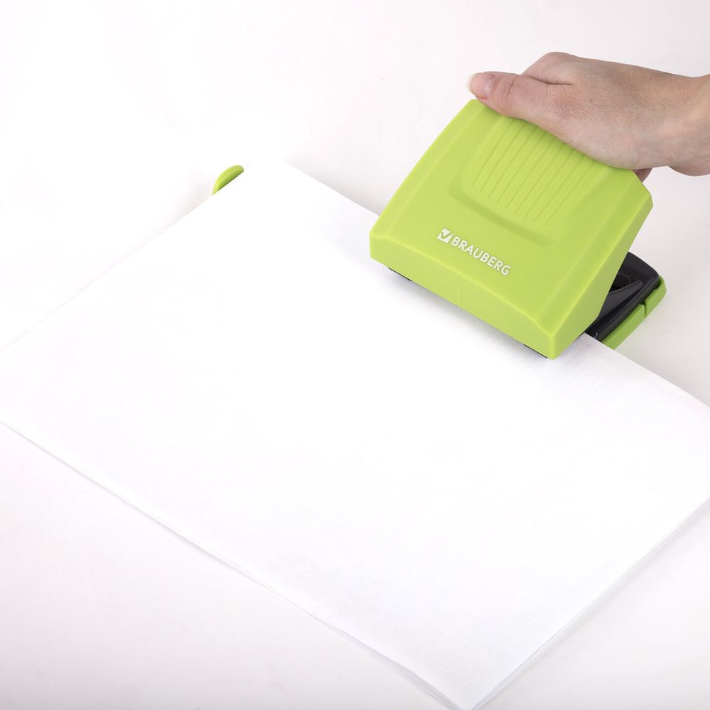 Дырокол BRAUBERG "SUPER", до 30 листов, зелено-черный