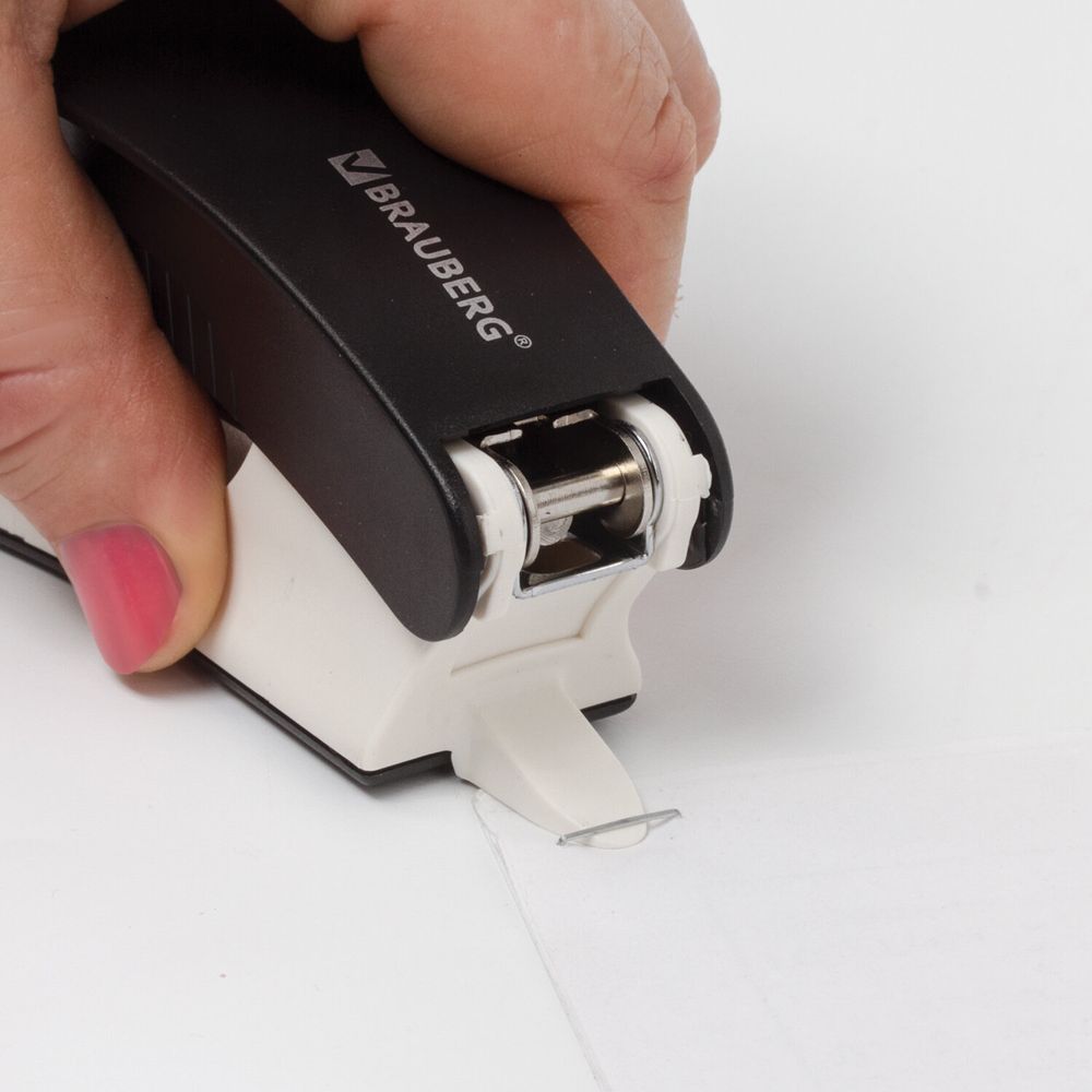 Степлер №24/6, 26/6 BRAUBERG "METROPOLIS", до 30 листов, черный