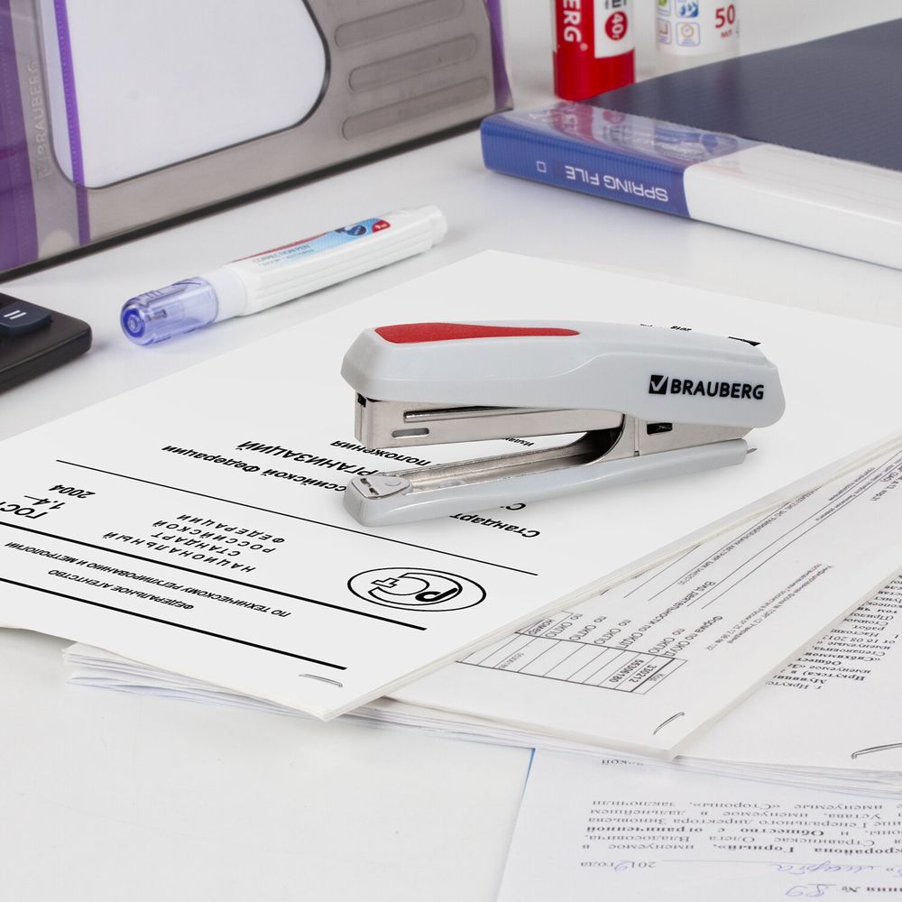 Степлер №10 BRAUBERG "Extra", до 20 листов, антистеплер, серо-красный