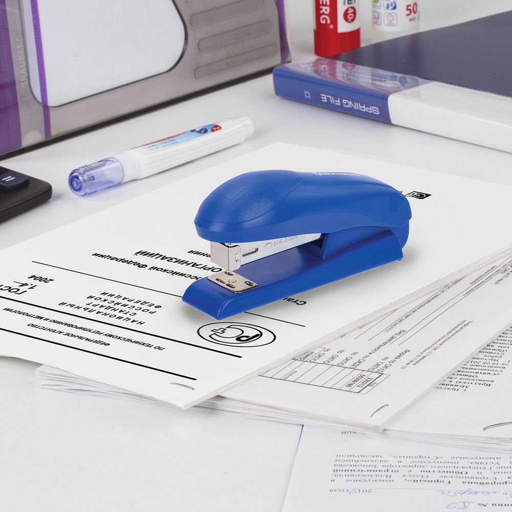 Степлер №24/6, №26/6 BRAUBERG "UNIVERSAL", до 30 листов, на 100 скоб, синий