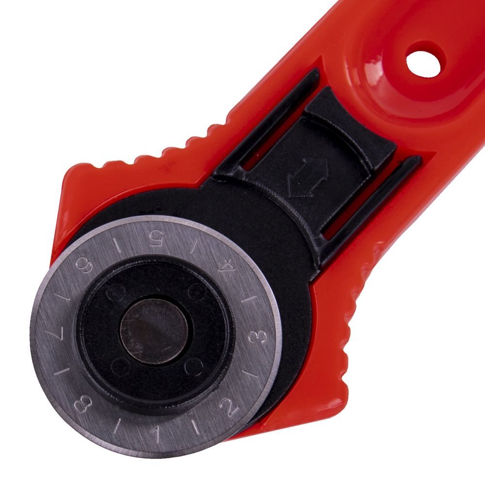 Нож раскройный роликовый 28 мм BRAUBERG, круглое лезвие