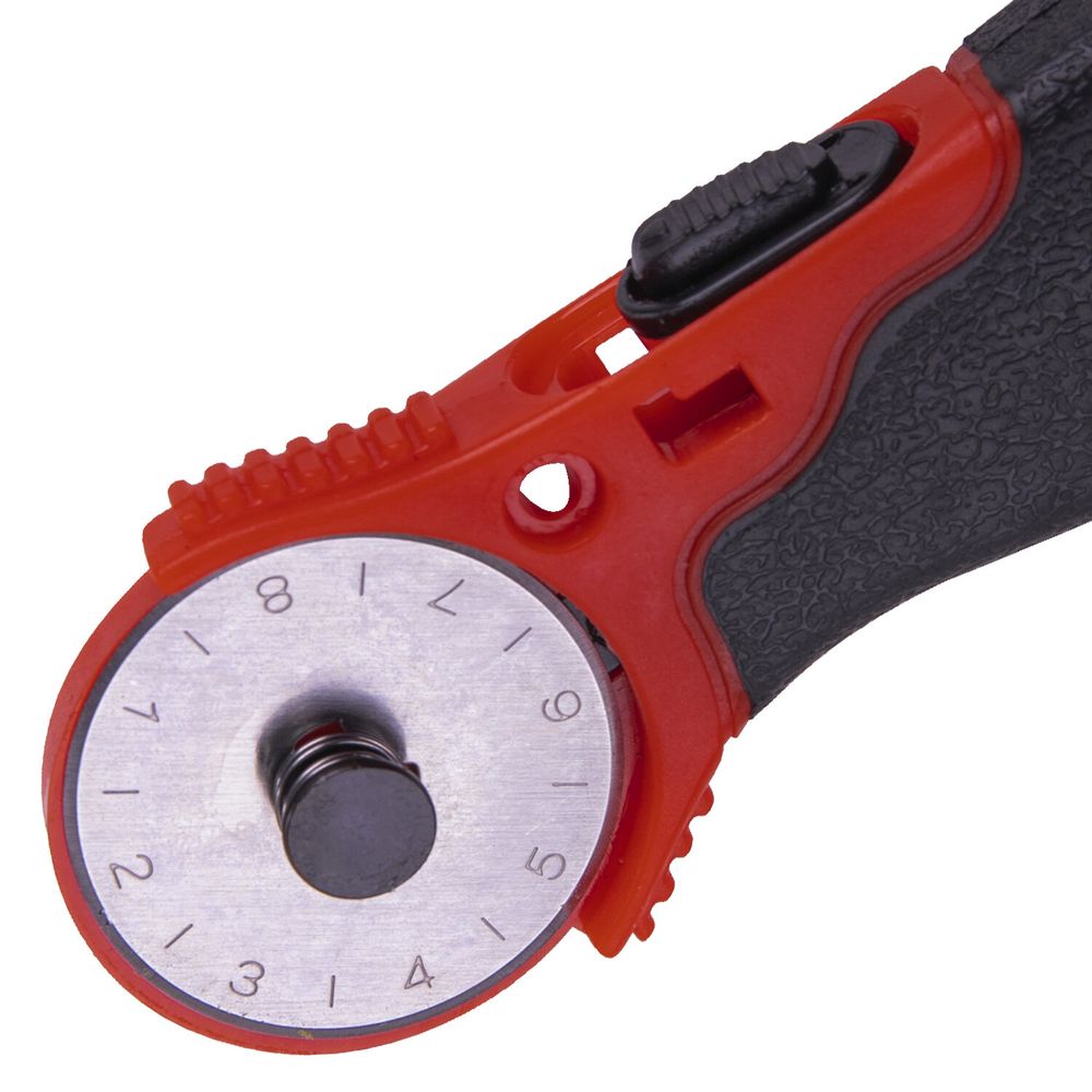 Нож раскройный роликовый 28 мм BRAUBERG, круглое лезвие, резиновые вставки