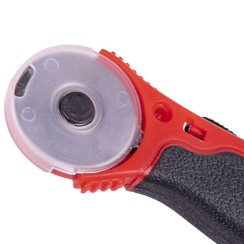 Нож раскройный роликовый 28 мм BRAUBERG, круглое лезвие, резиновые вставки