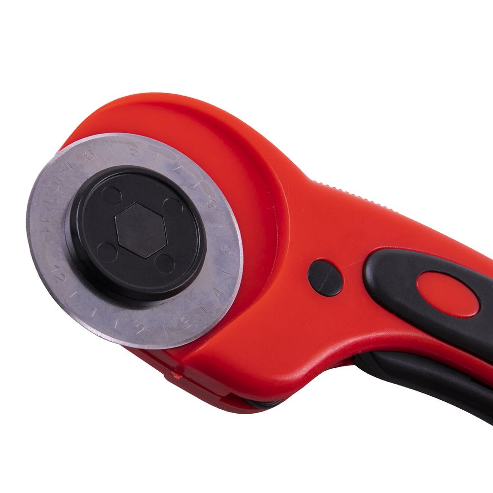 Нож раскройный роликовый 45 мм BRAUBERG PROFESSIONAL, круглое лезвие, резиновые вставки