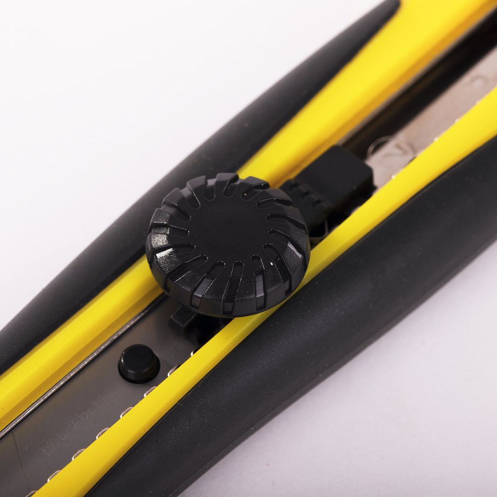 Нож канцелярский 18 мм BRAUBERG