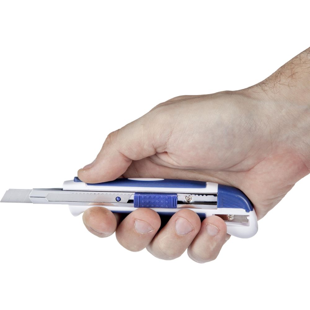 Канцелярский нож 9мм Attache Selection, с антискользящими вставками и точилкой