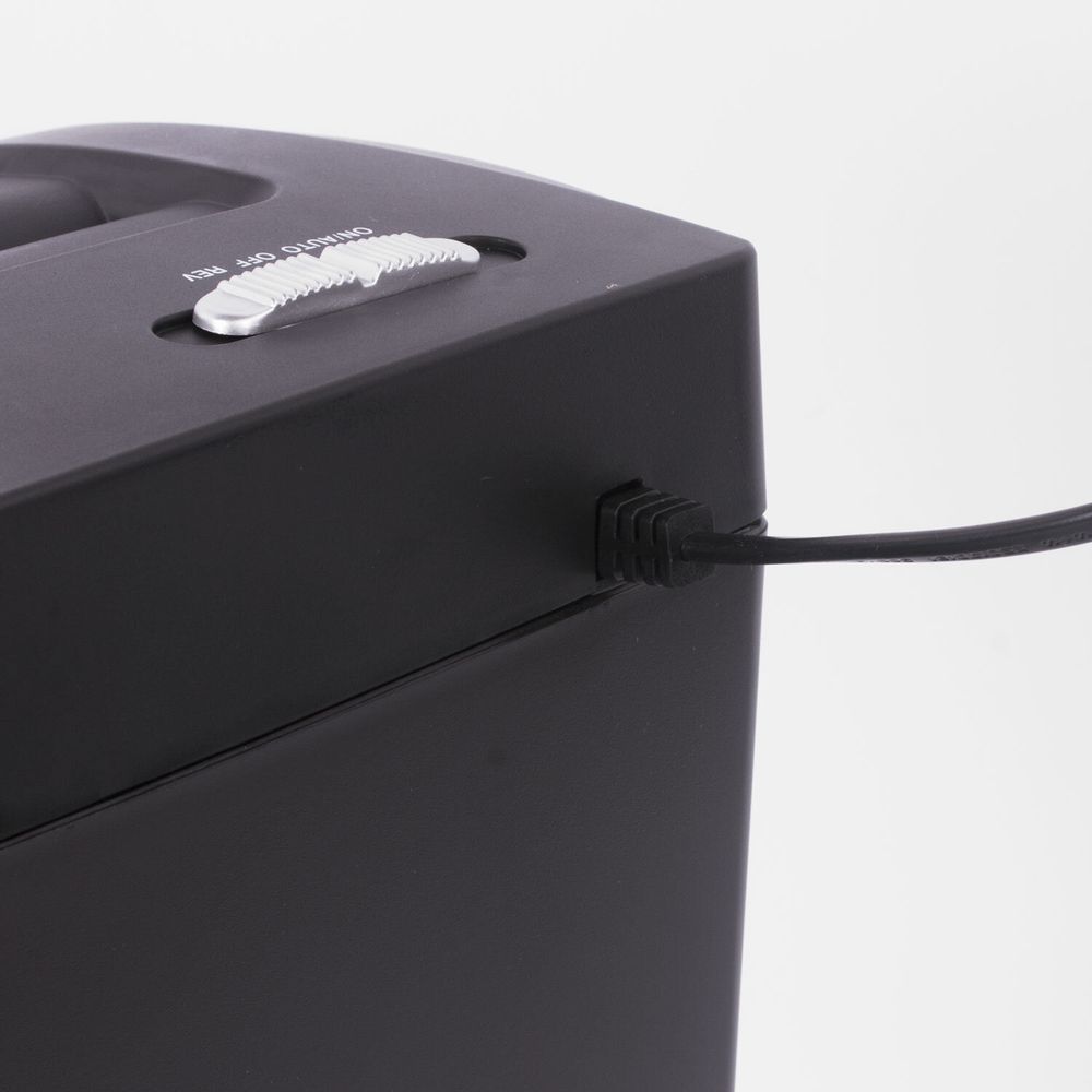 Уничтожитель (шредер) BRAUBERG S8-S, 2 уровень секретности, полоски 6 мм, 8 листов, 15 л