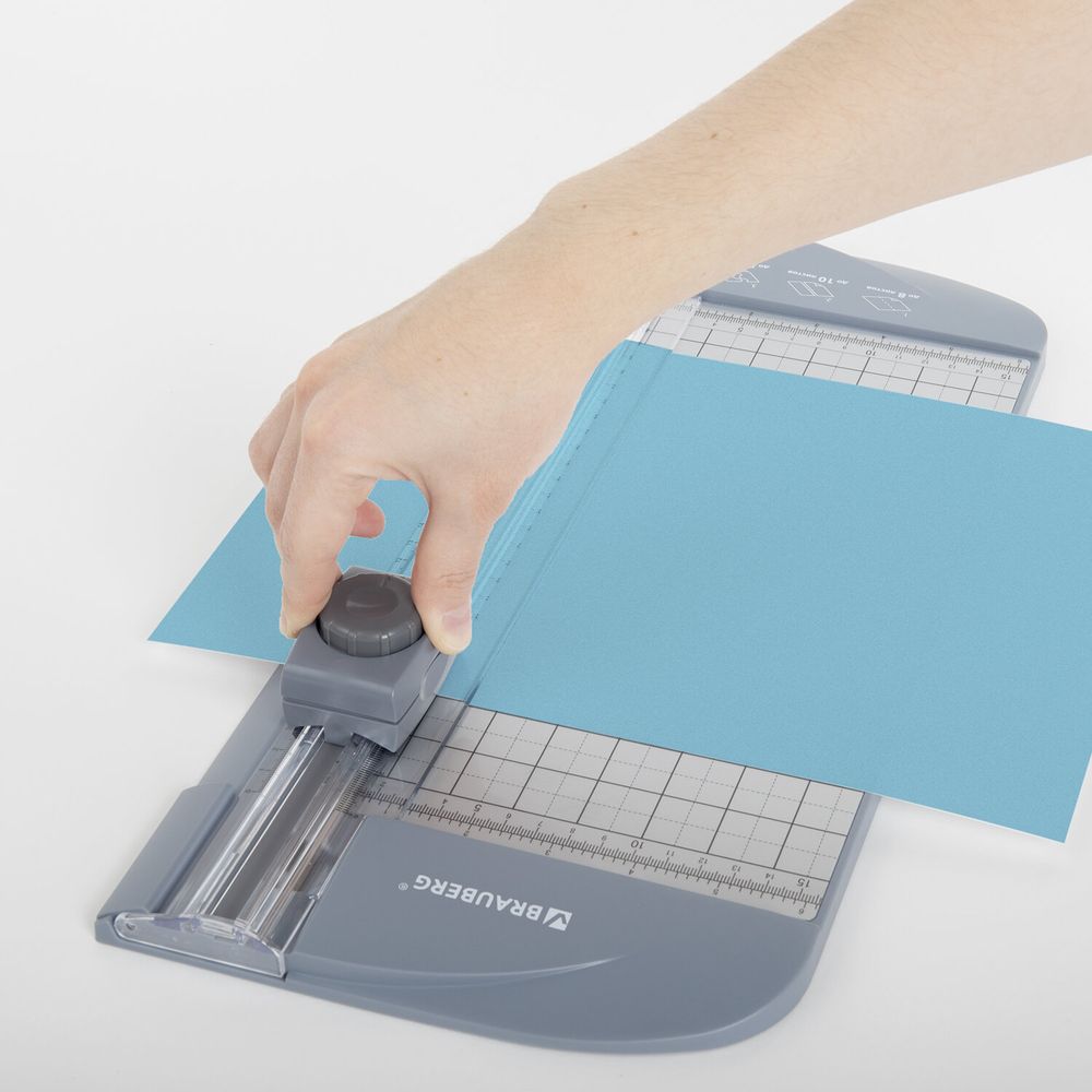 Резак роликовый с тремя типами резки BRAUBERG TRIPLE CUT, до 10 л., длина реза 310 мм