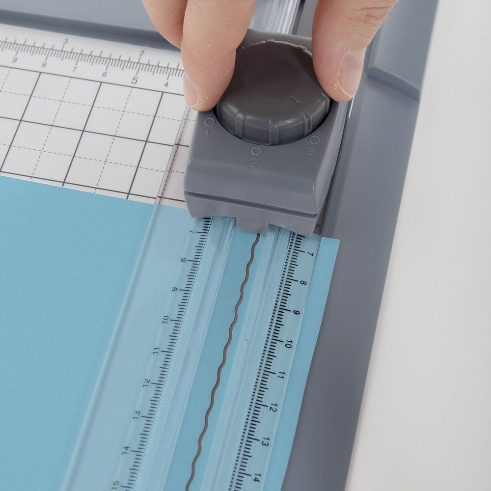 Резак роликовый с тремя типами резки BRAUBERG TRIPLE CUT, до 10 л., длина реза 310 мм