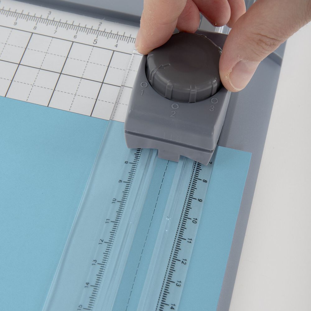 Резак роликовый с тремя типами резки BRAUBERG TRIPLE CUT, до 10 л., длина реза 310 мм